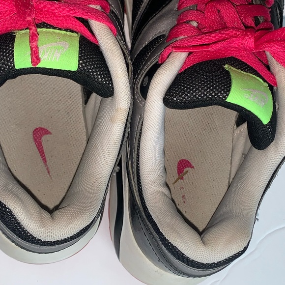 Nike Black and Pink Shoes - Picture 5 of 10